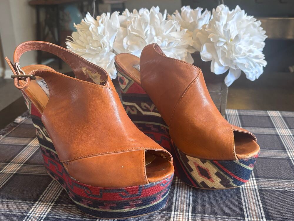 Steve Madden "Elissaa" Wedge Sandal